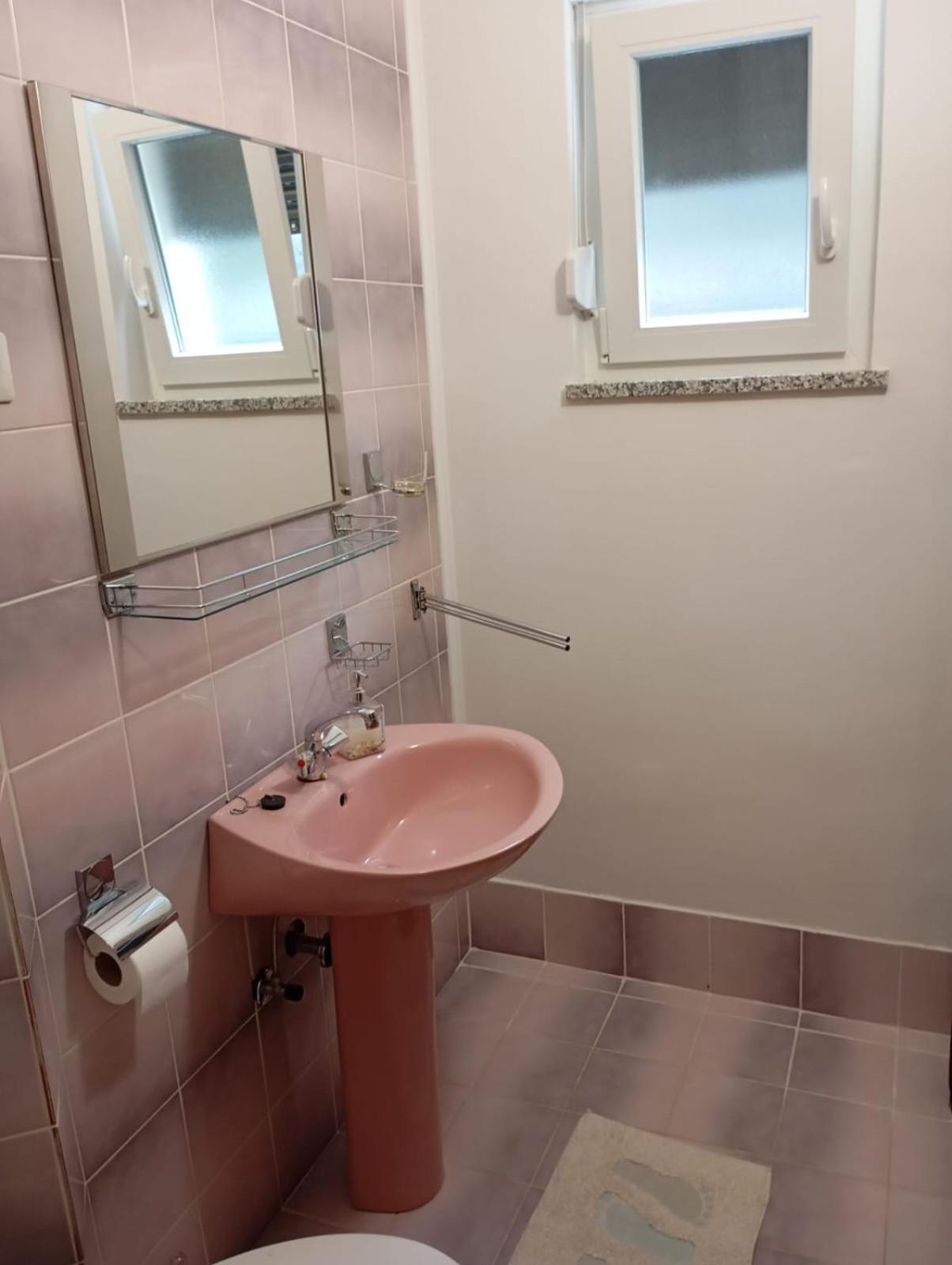 Rooms Helena Krk Town Exterior foto